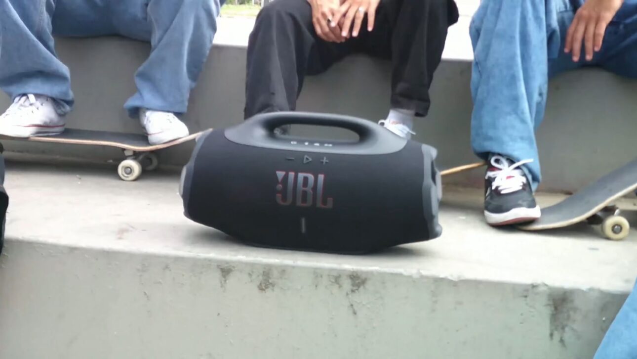 cong-suat-loa-jbl-boombox-4