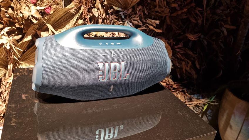 loa-jbl-boombox-4-mau-sac