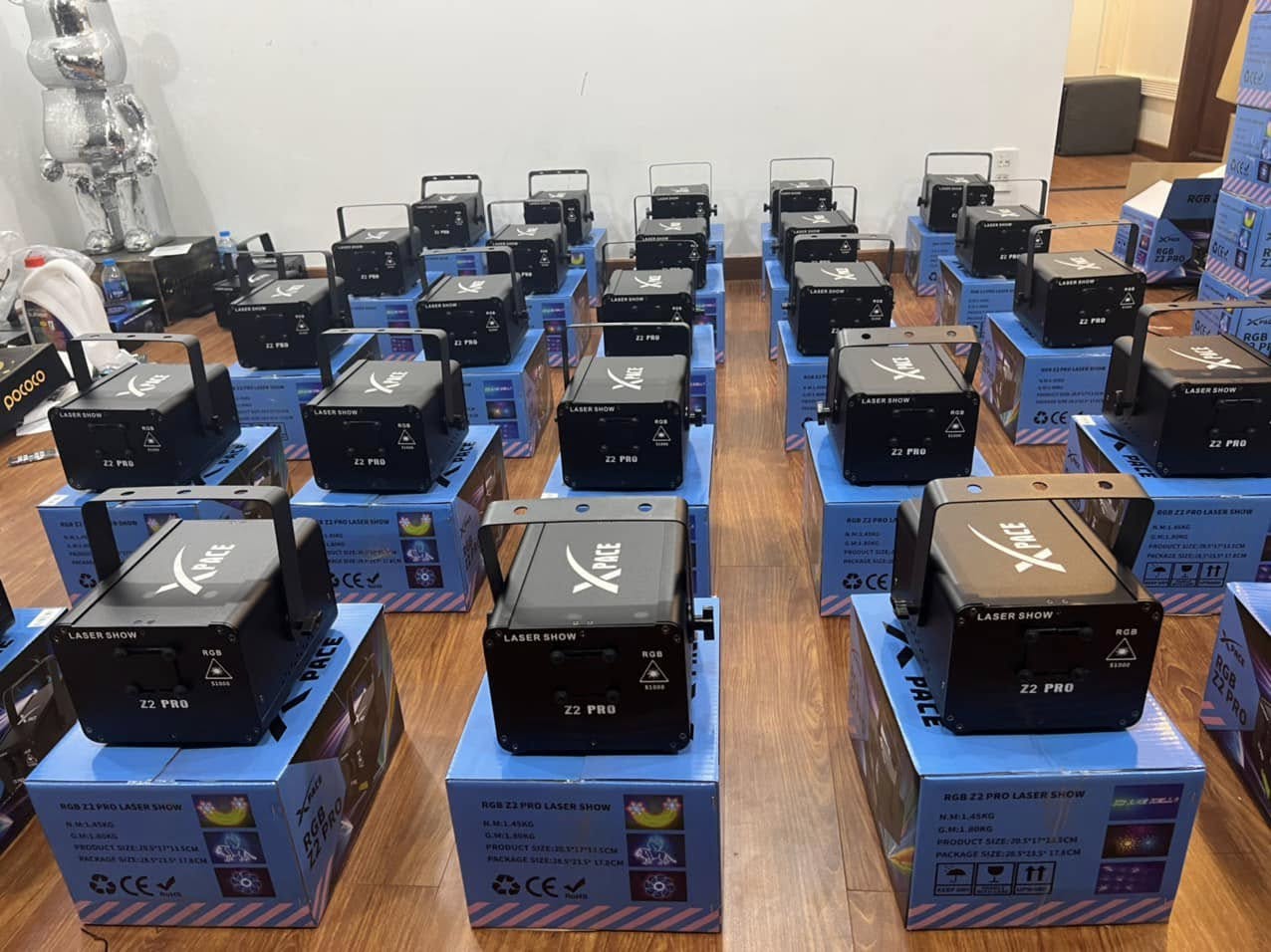 Đèn bay phòng 3D hiệu ứng chuyển động 360 độ